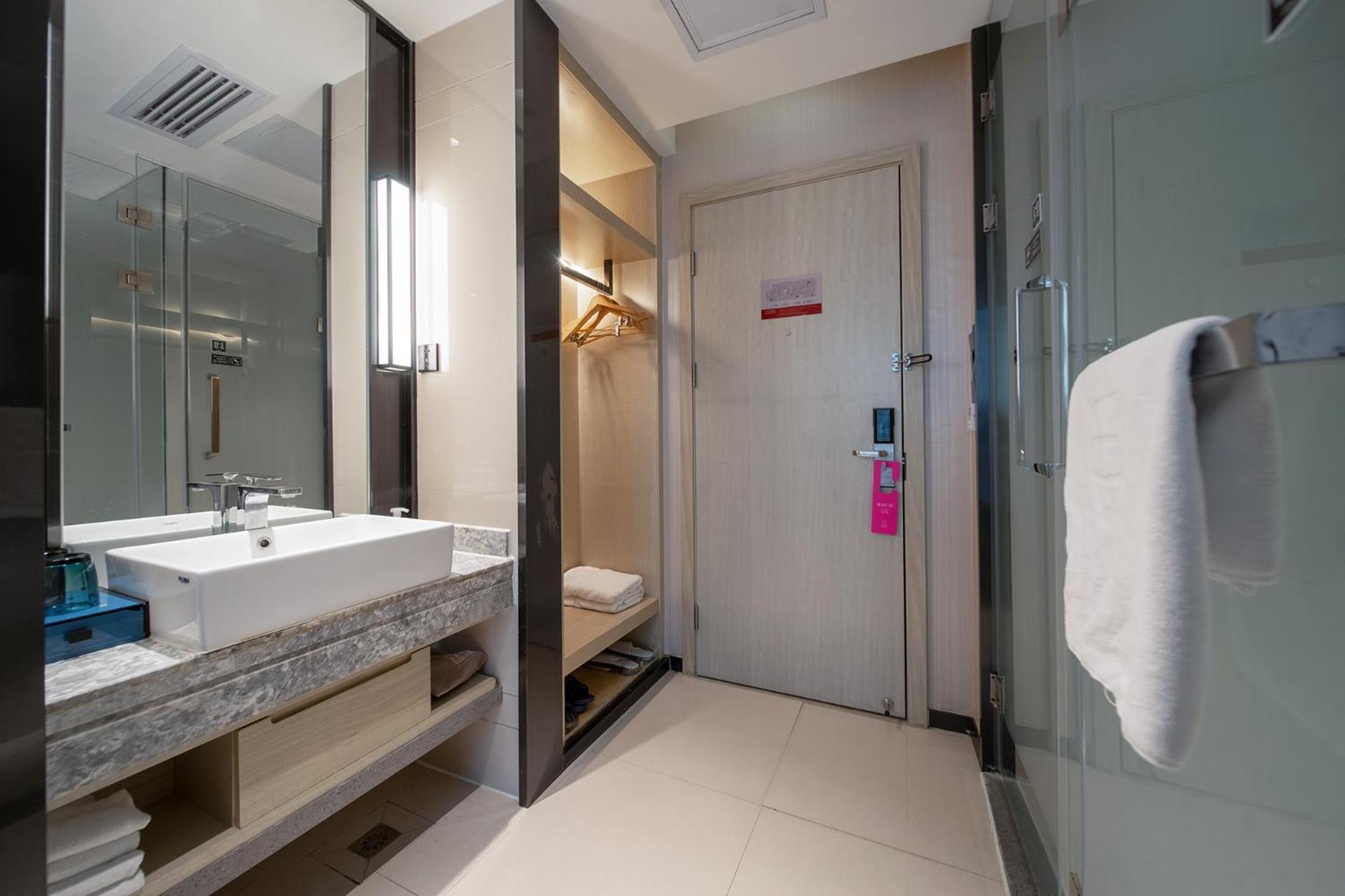 Echarm International Hotel Canton Tower Pazhou Convention And Exhibition Center Lujiang Subway Metro Branch - Free Shuttle Bus To Canton Fair Complex During Canton Fair Period Guangzhou Exterior photo